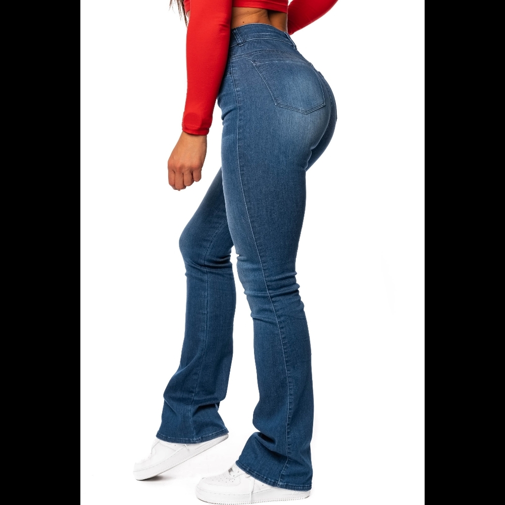 Regular Flared High Waisted Fitjeans in Azure Blue